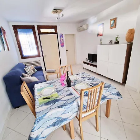 Quadrilocale Vicino Al Centro - Nido Del Colibri Apartment